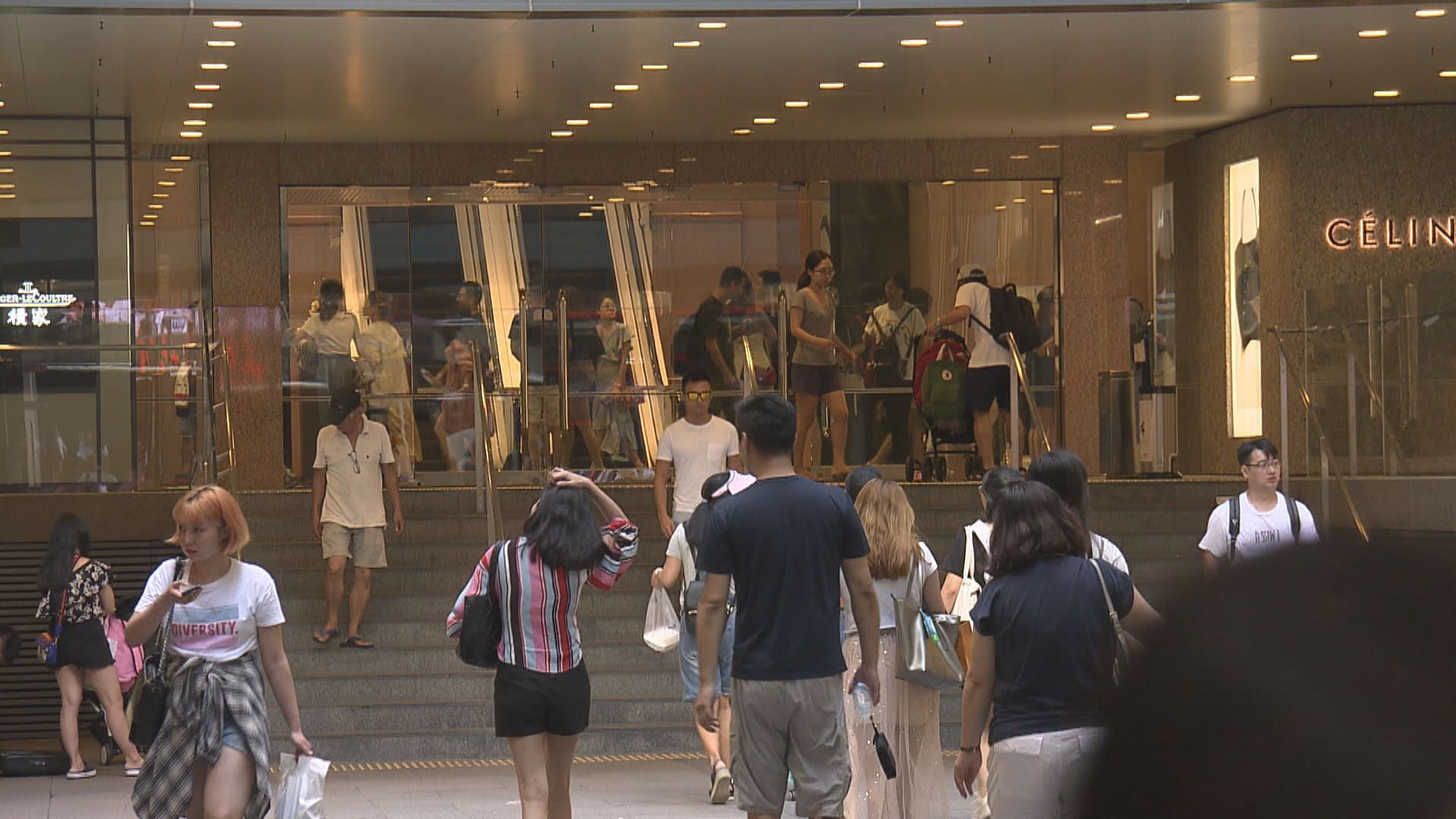 本港三月零售銷售大跌四成二　跌幅較預期小