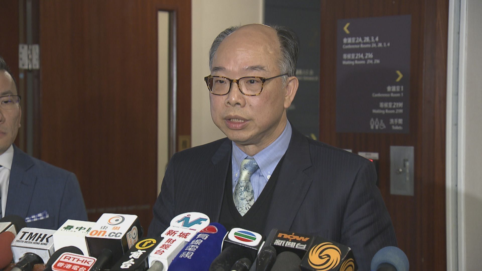 陳帆盼港航盡力滿足牌照局兩個附加條件