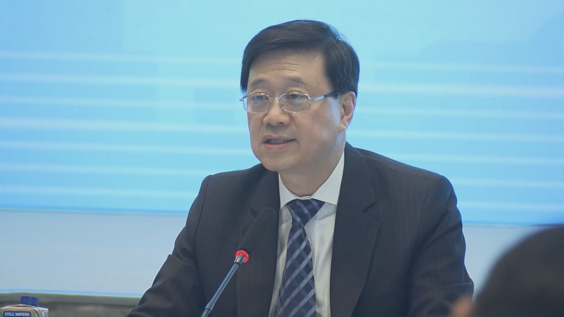 李家超：香港要由治及興需社會同心同德 鄭雁雄：各界不扯皮不內耗共建香港