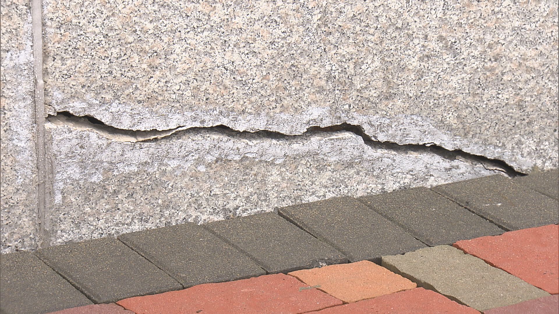 會展新翼牆壁現裂紋　會展指有定期維修