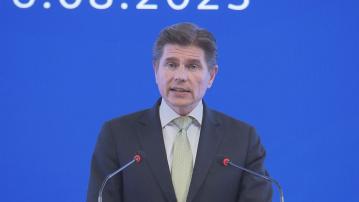 港交所行政總裁歐冠昇明年約滿後不續約