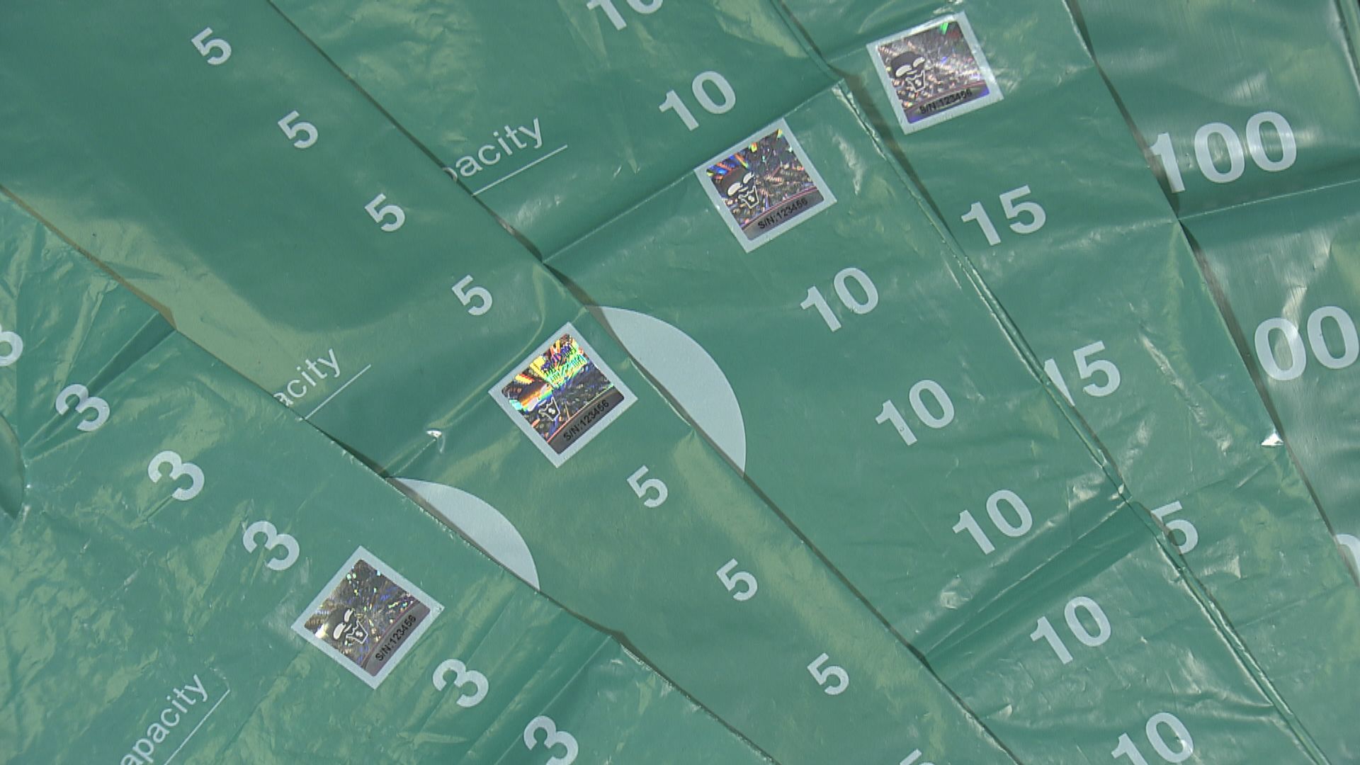 房協：轄下屋邨明年將設指定垃圾膠袋販賣機