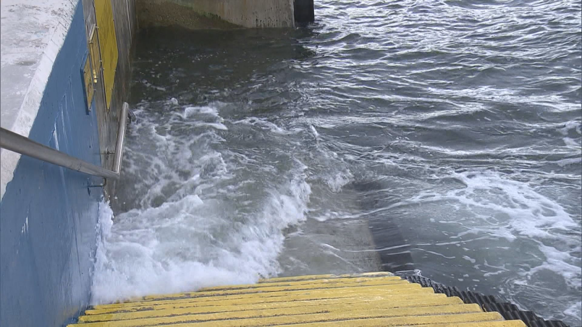 打風｜天文台今早9時20分改發三號強風信號　米娜黃昏前後登陸廣東東部沿岸