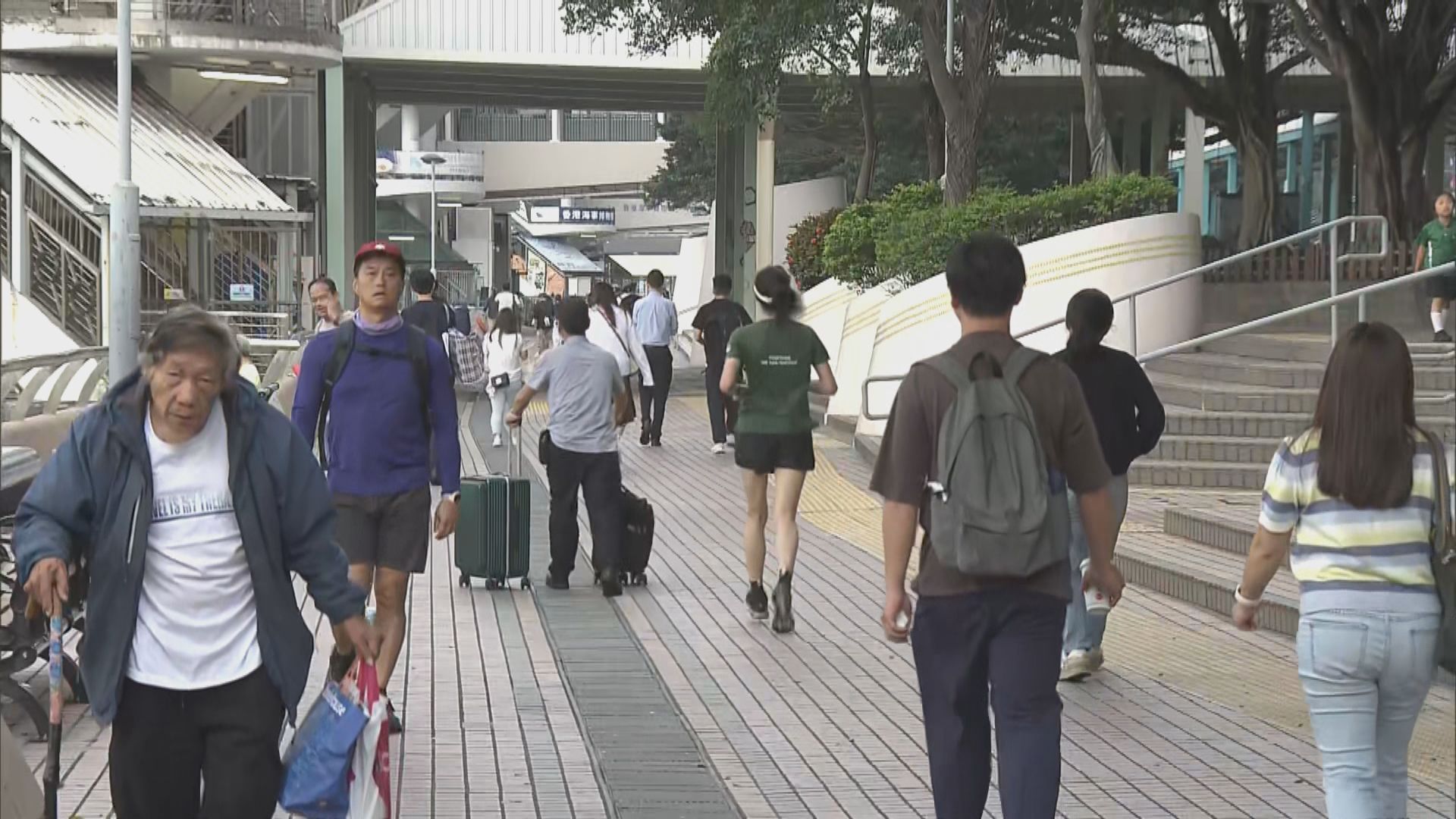 天氣｜冷鋒未來數小時橫過廣東沿岸　周四雨勢大降至約19度