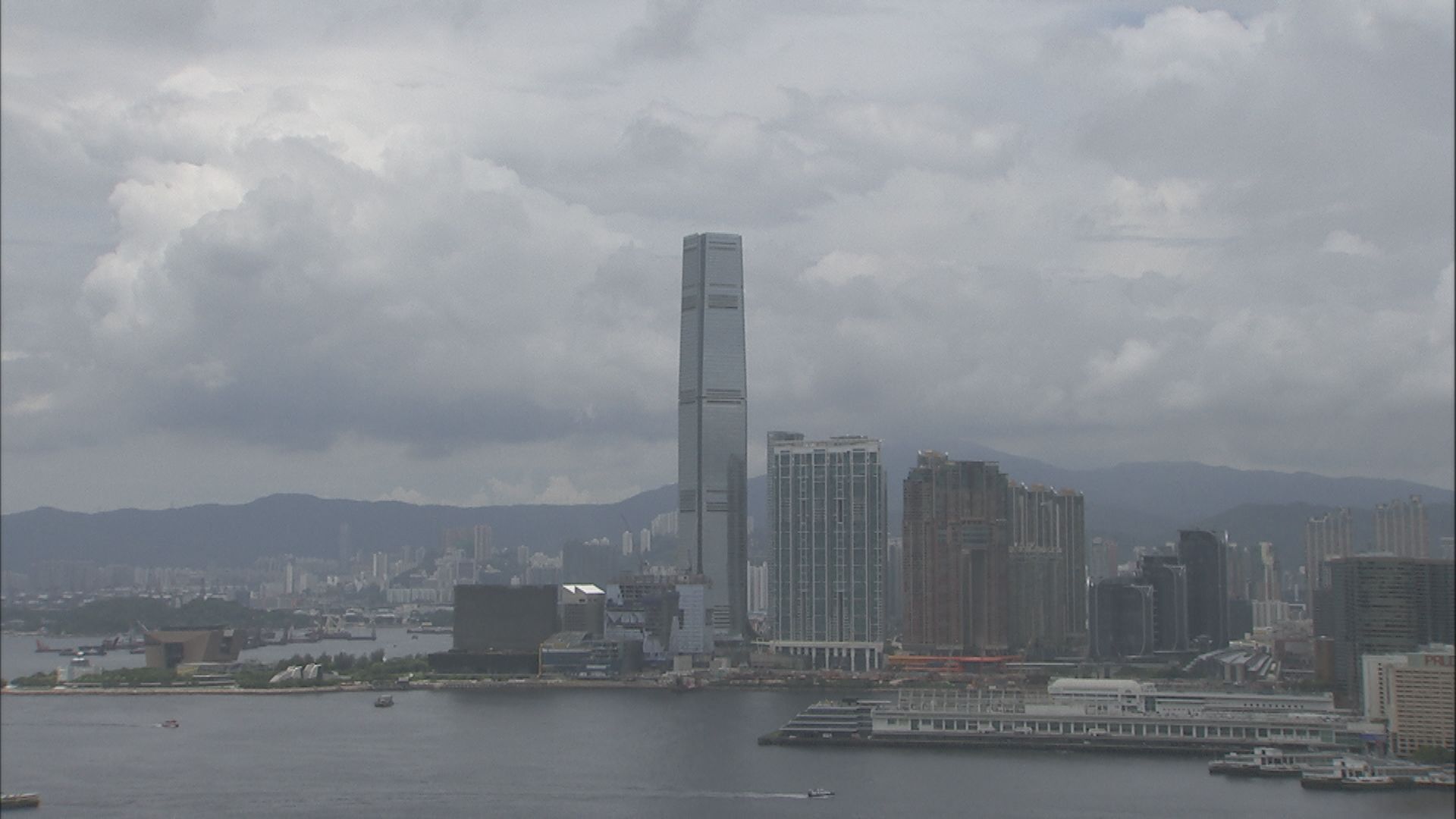 天文台將評估周二或周三是否發出熱帶氣旋警告