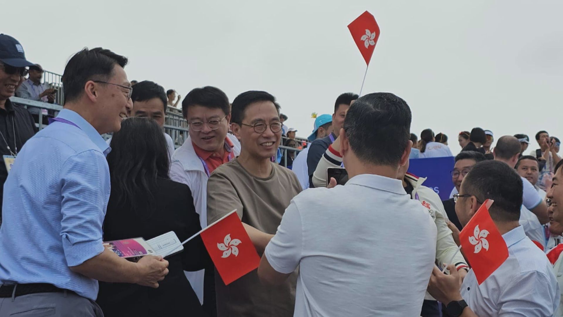 楊潤雄恭賀港隊林新棟王瑋駿在杭州亞運勇奪金牌