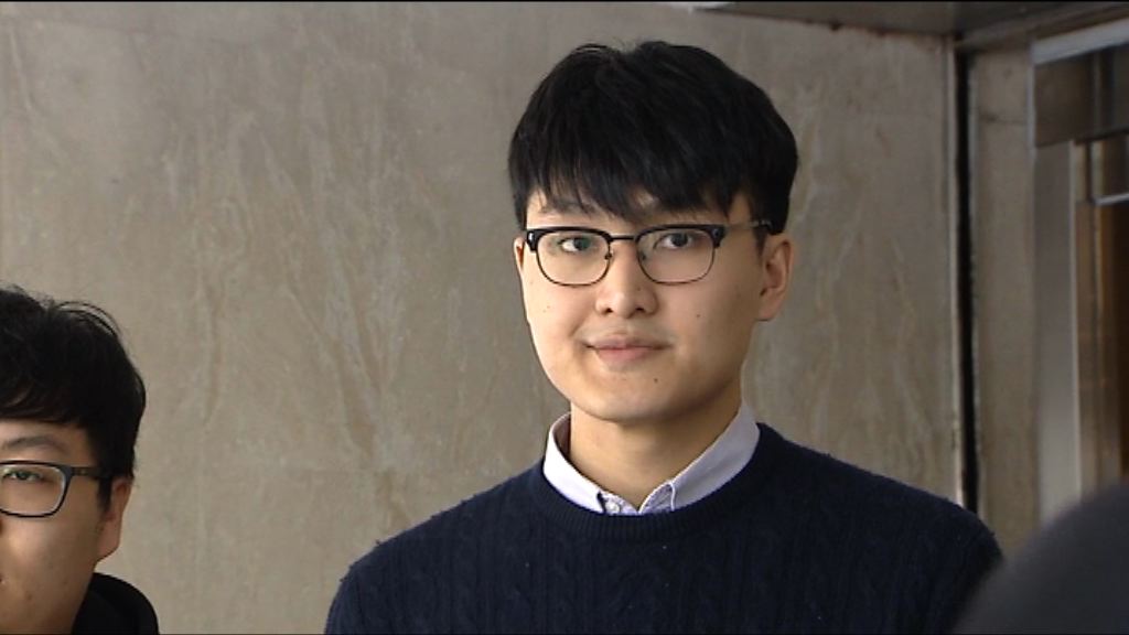 馮敬恩不認為入稟是濫用司法覆核