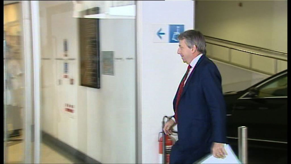 港大校委會重返本部校園開會