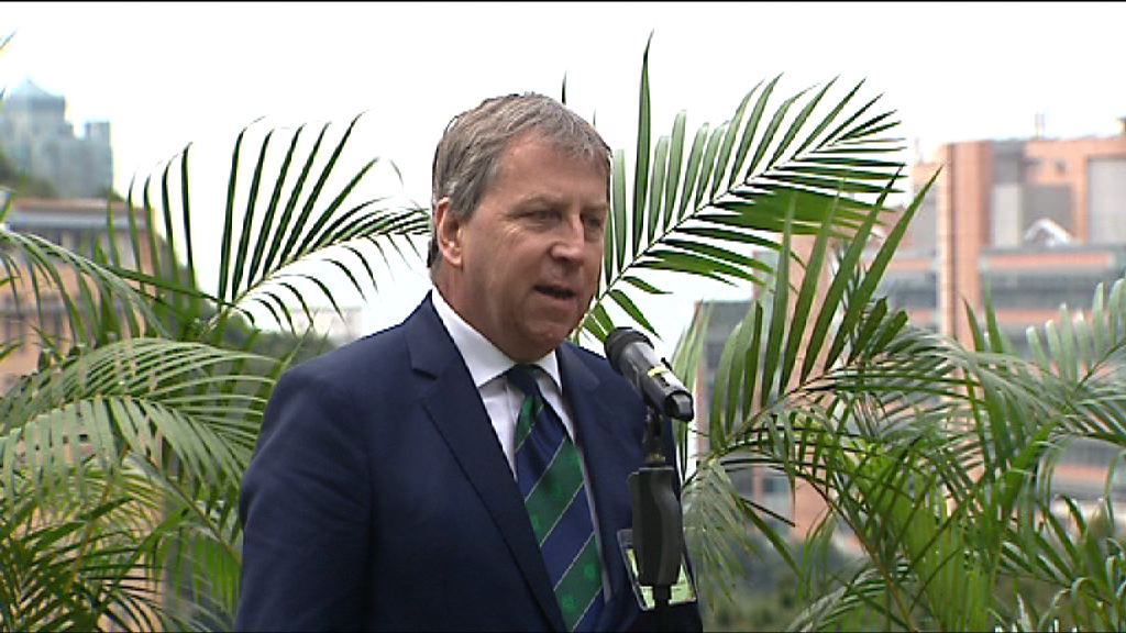 馬斐森總結任期稱無悔到佔領區