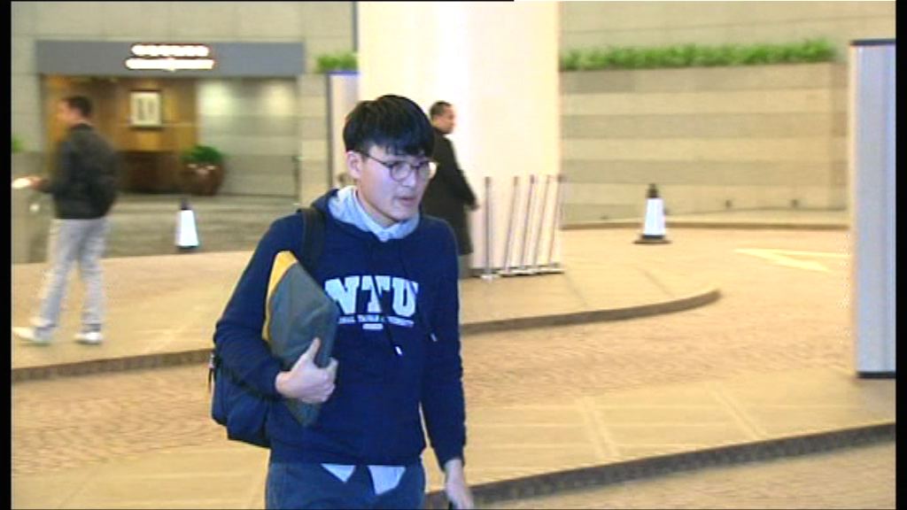 校委會大比數通過馮敬恩離開會議