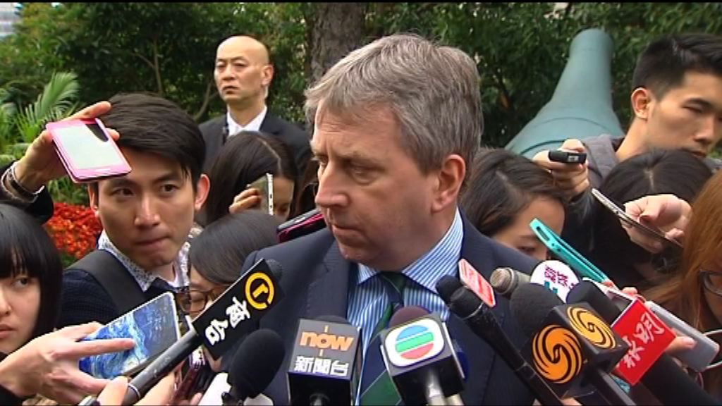 馬斐森：應校委要求　驅逐馮敬恩