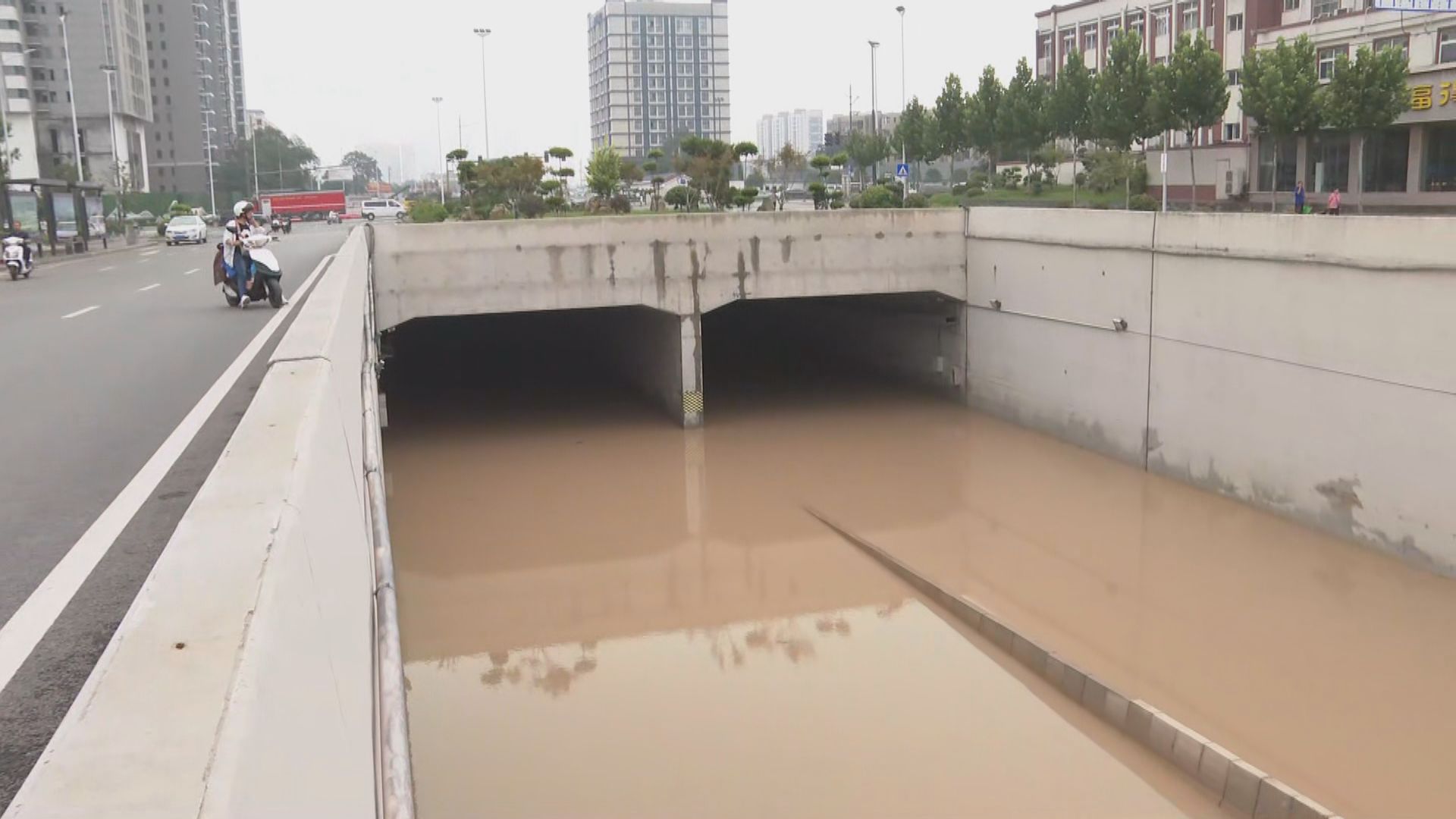 鄭州京廣路隧道據報仍有人失蹤　當局繼續搜救