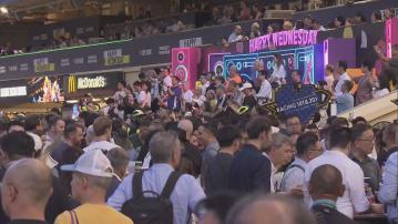 馬季煞科日投注額逾16億元　旅客專程入場體驗香港賽馬文化