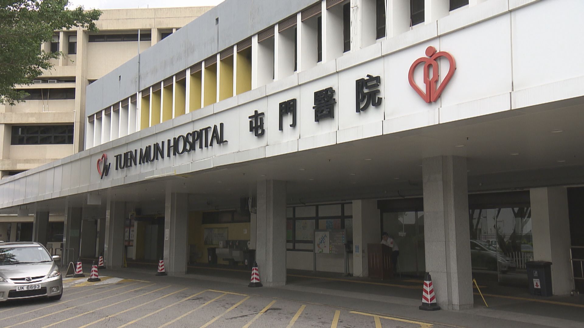 屯門醫院病房吊機路軌甩外殼　承辦商稱上次檢查無發現異常