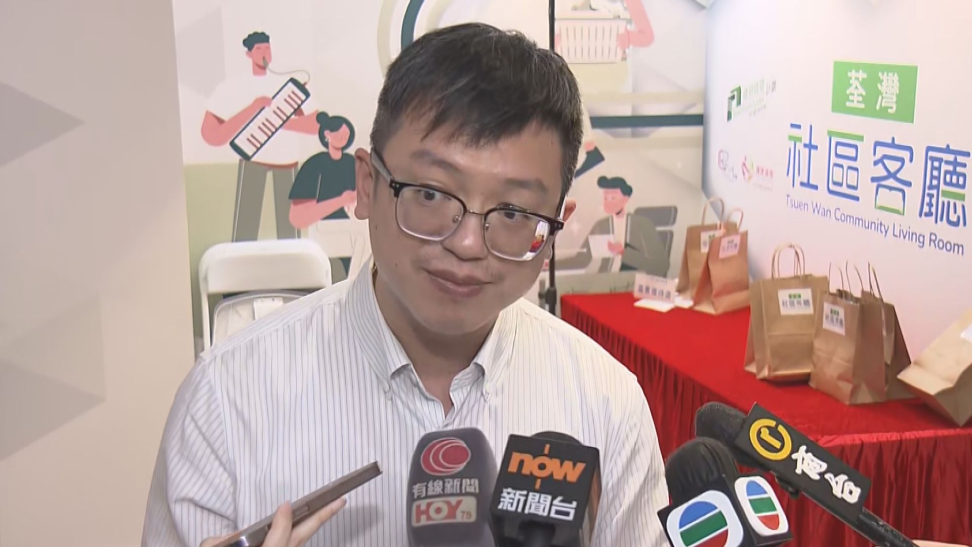 何啟明稱會檢討工作暑熱警告機制