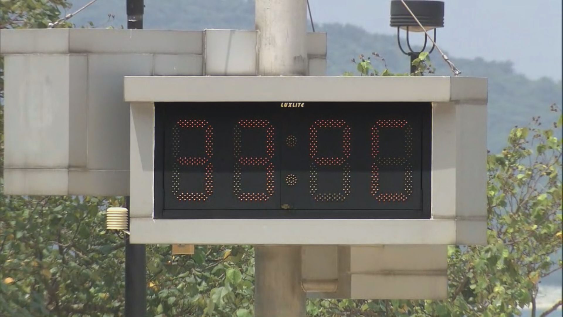 天文台連續兩日發出「極端酷熱天氣」特別提示