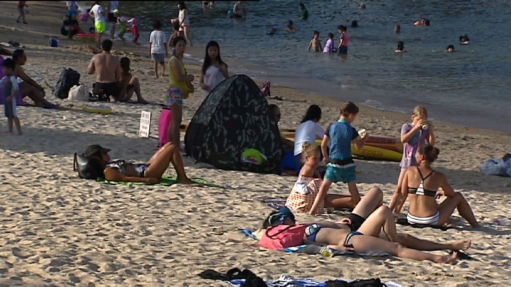 連續十日氣溫逾33度破紀錄 