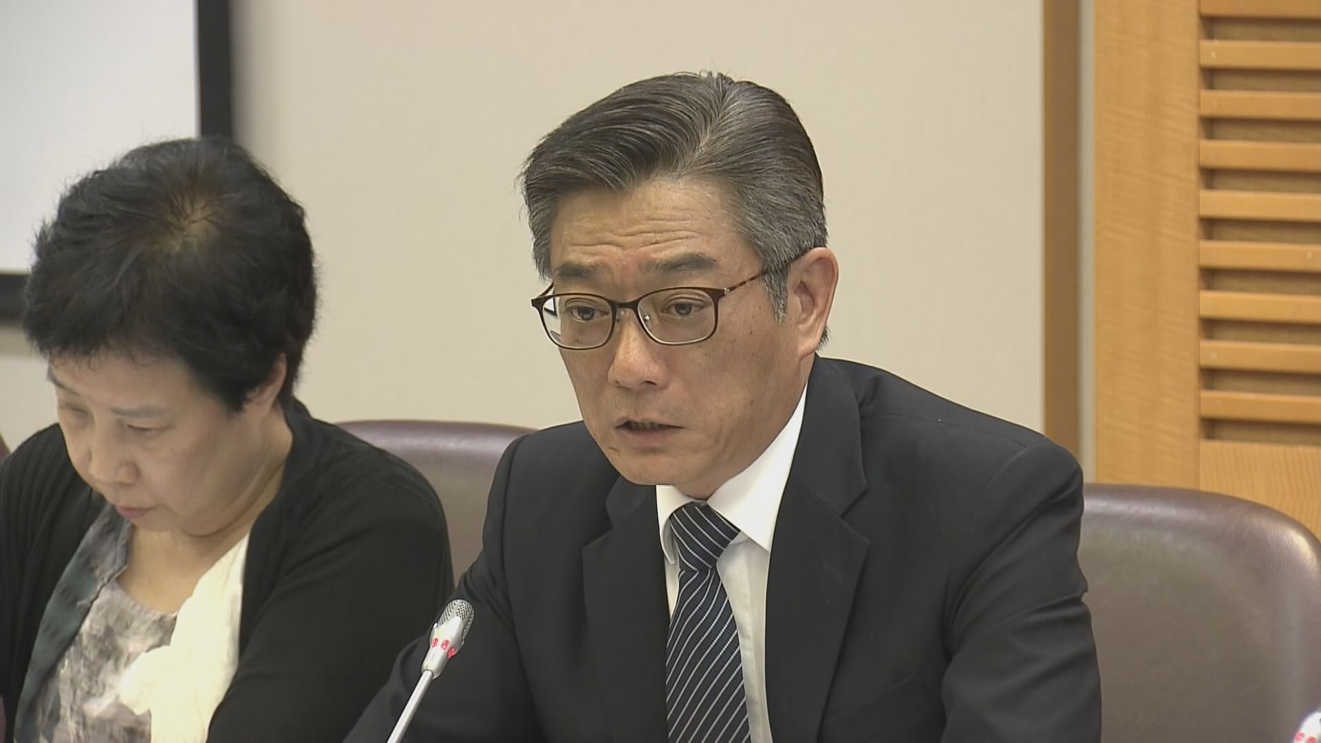 應耀康：調整公私營六四比要小心考慮