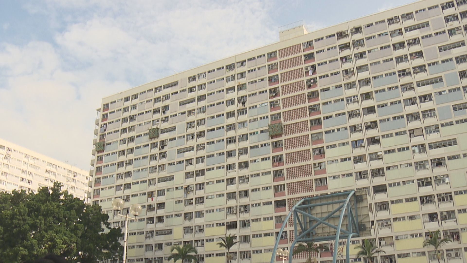彩虹邨一戶持三個西貢住宅單位　虛報無物業判囚兩周