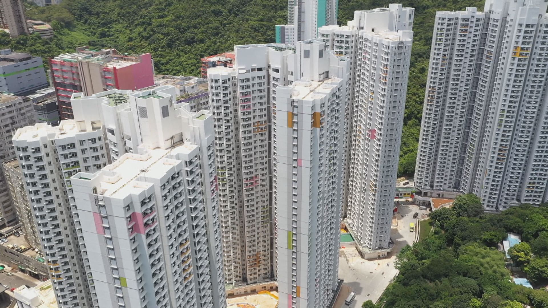 房委會通過收緊公屋富戶政策 申報物業縮短至每兩年一次