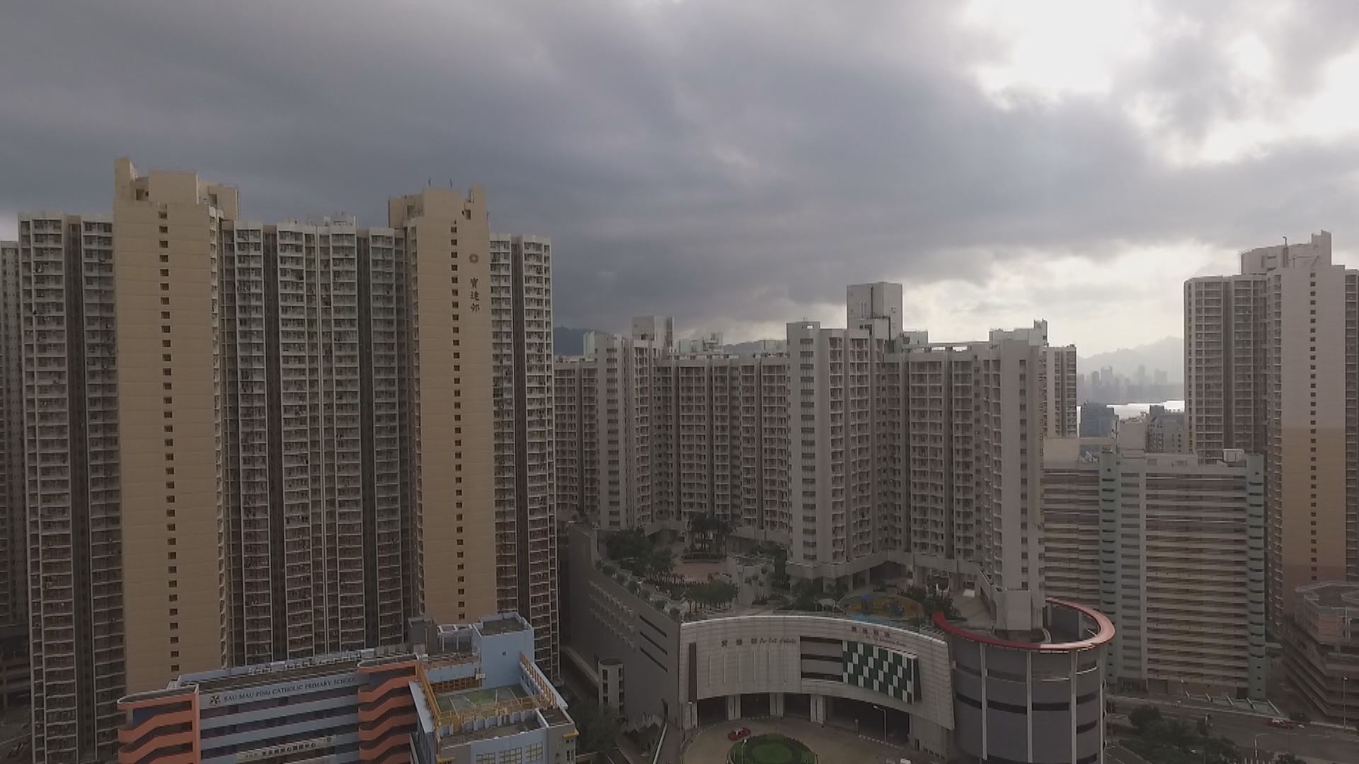 房委會通過收緊公屋富戶政策 申報物業縮至每兩年一次