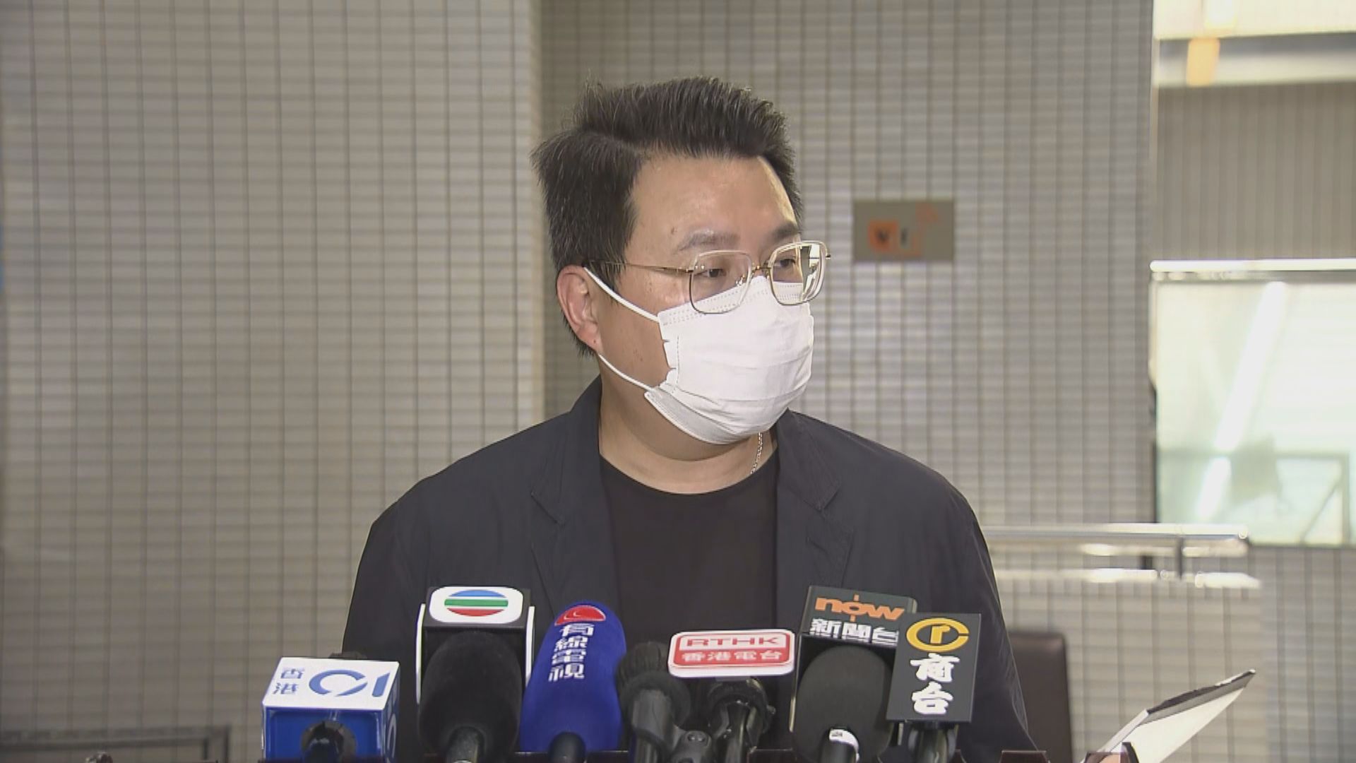 尹兆堅指房委會會議通過調整綠白表比例至4比6 