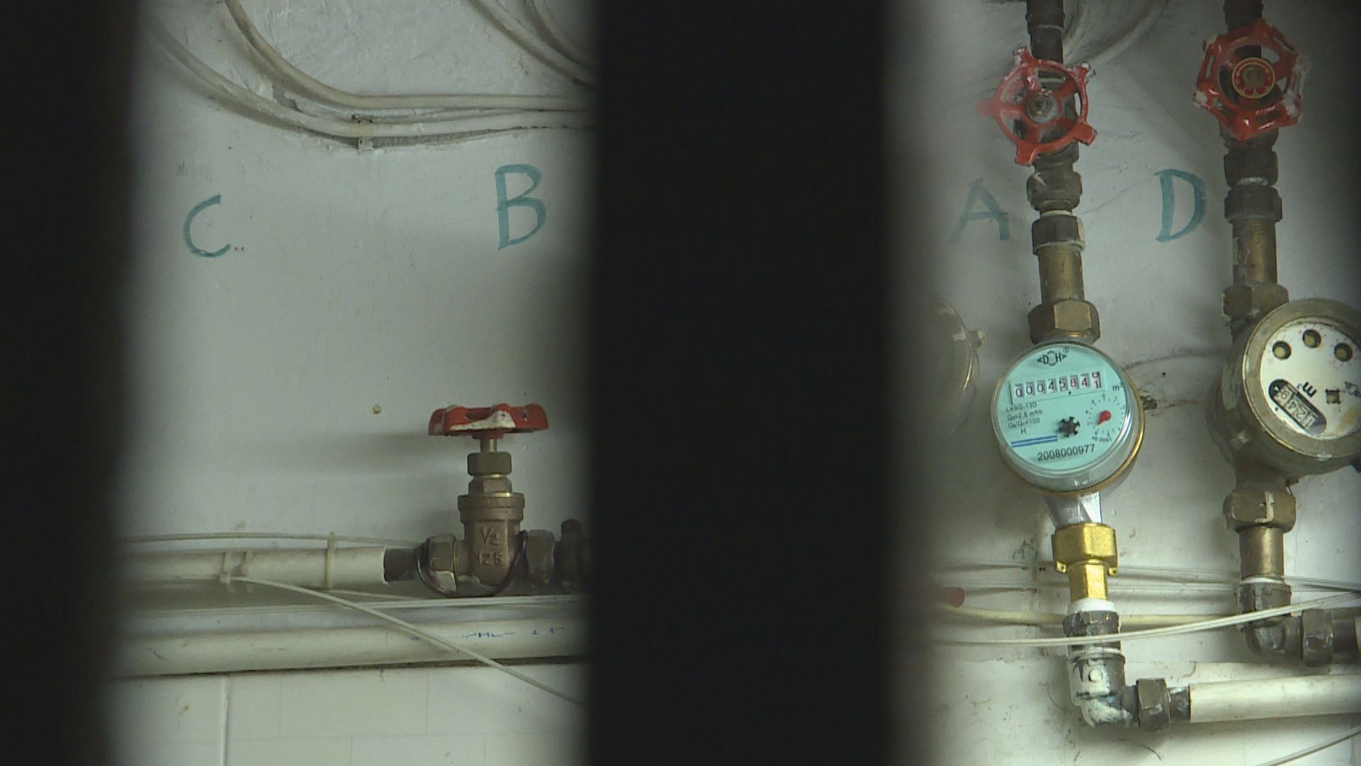 劏房租務管制實施　有租戶反映仍被濫收水費