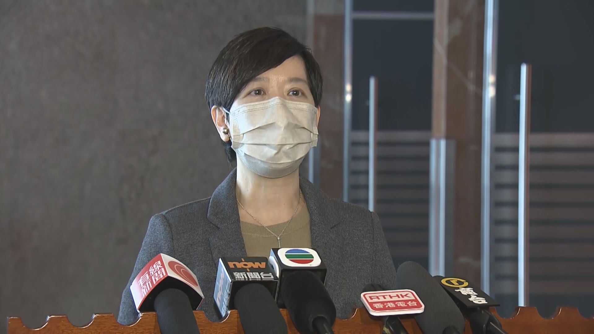 何永賢︰簡約公屋造價應與過渡性房屋比較