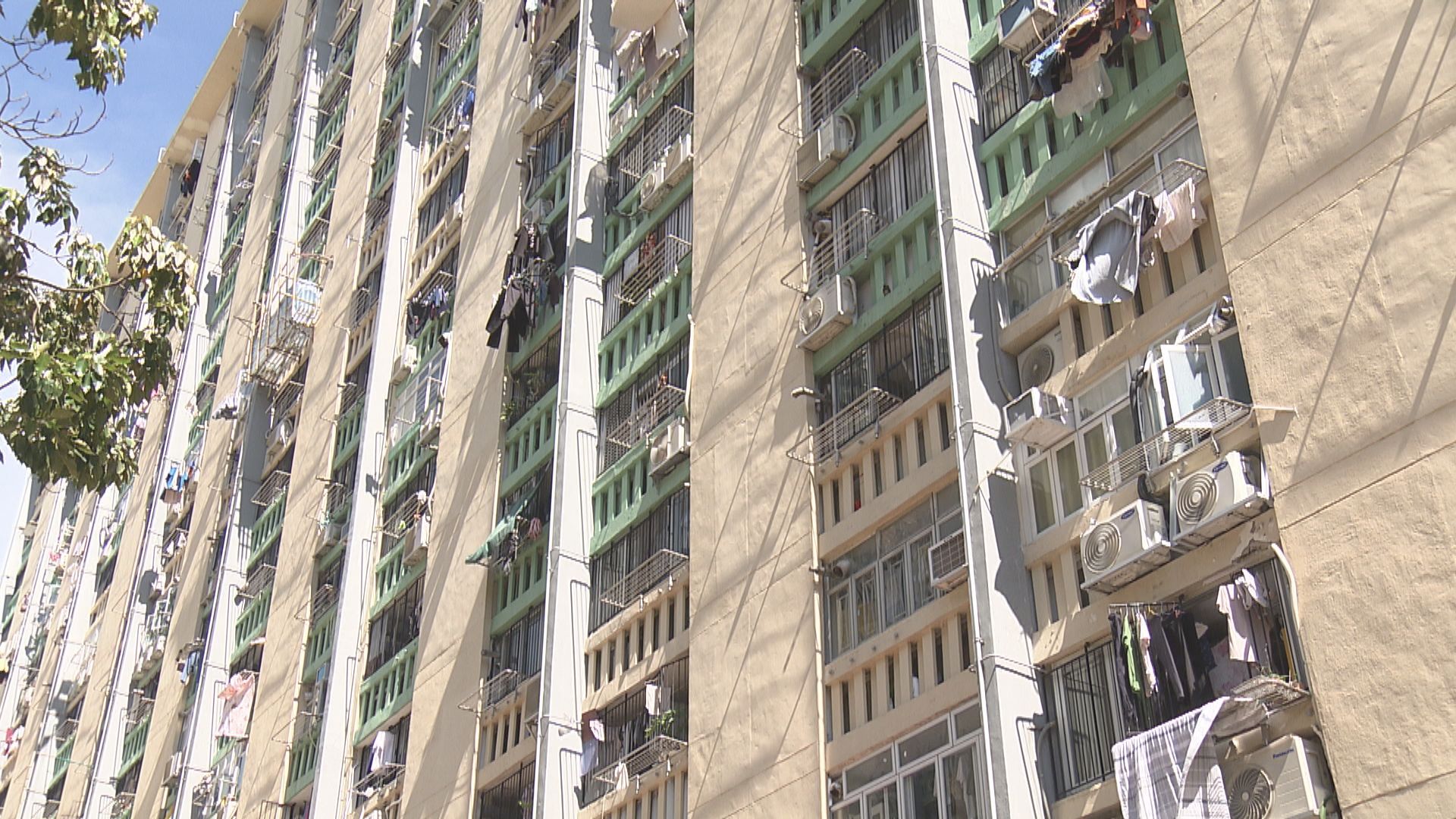 公屋富戶加租｜陳建強形容加幅溫和　關注團體認為當局應審視住戶有否瞞報人數