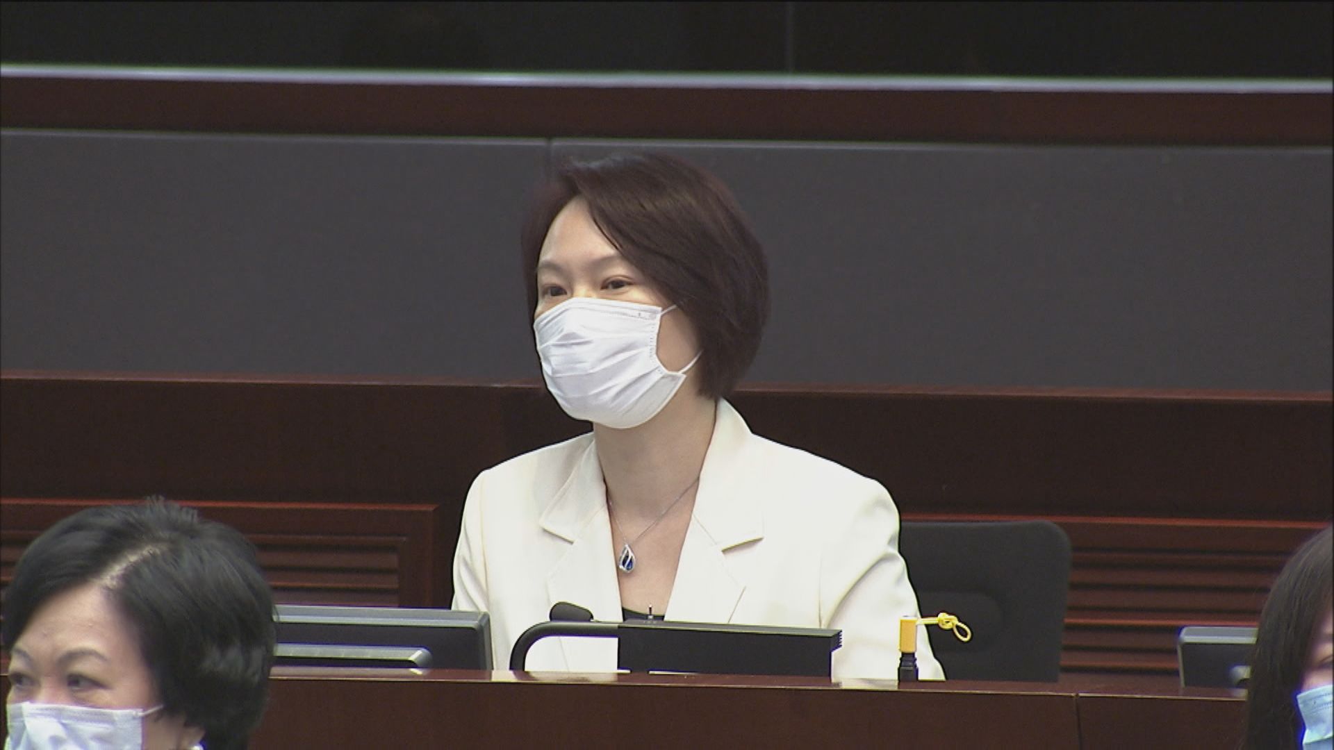 李慧琼40票成功連任內會主席　民主派多人被逐無投票