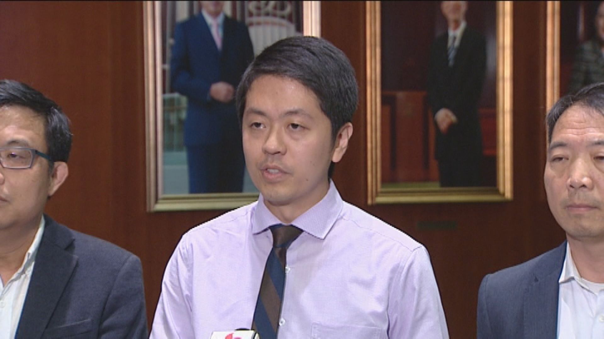 許智峯涉搶女行政主任手機遭警方起訴