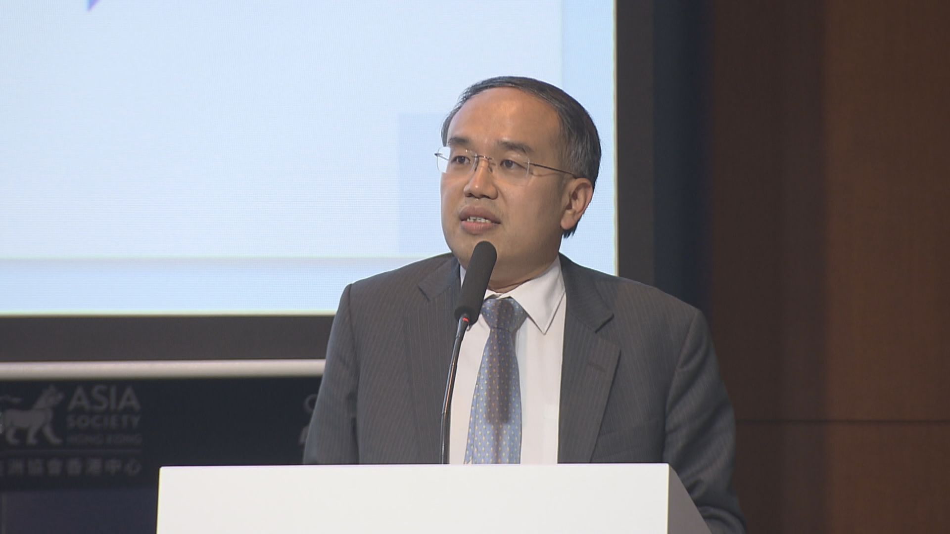 據報許正宇四月到英國外訪　三年來首名局長訪英