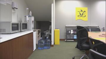 冒牌水詐騙政府案｜許正宇稱招標價錢非唯一考慮標準　物流署指中標者出價最低