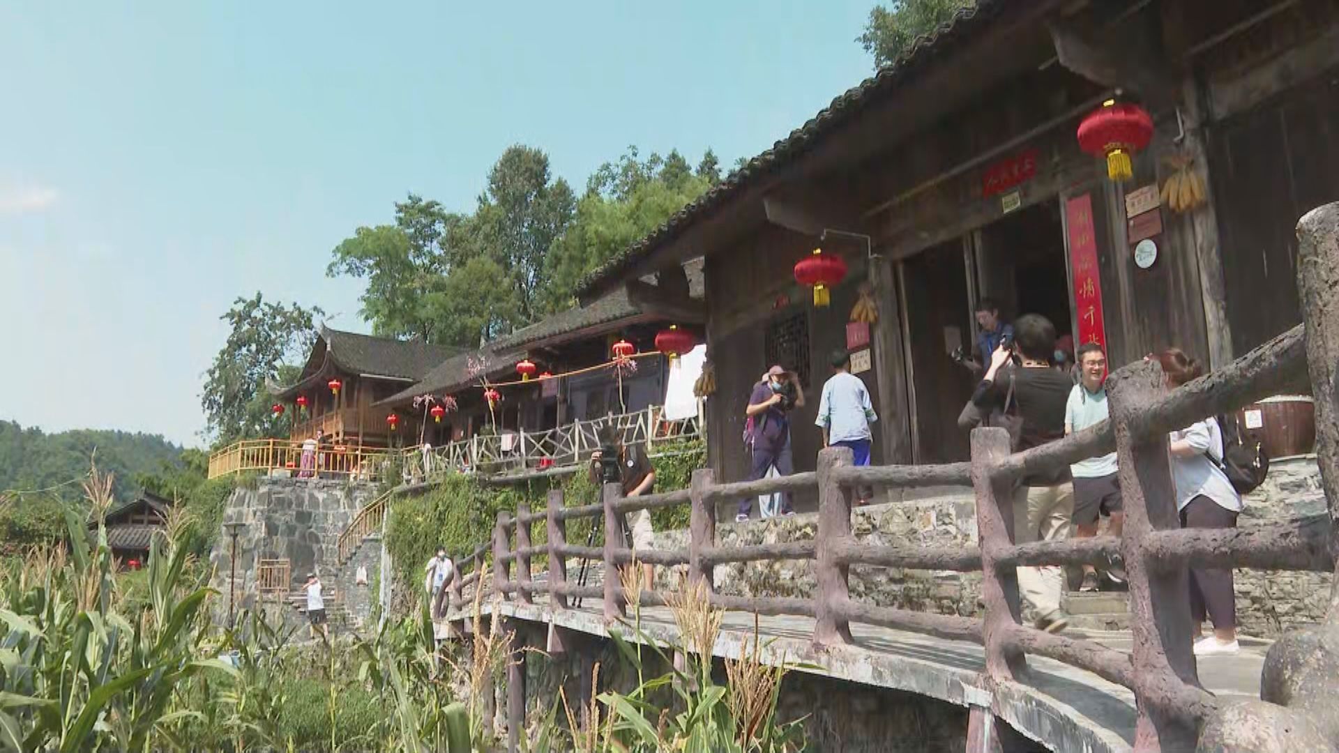 湖南苗族村發展鄉村旅遊吸引村民返鄉就業　人均收入十年間增逾十倍