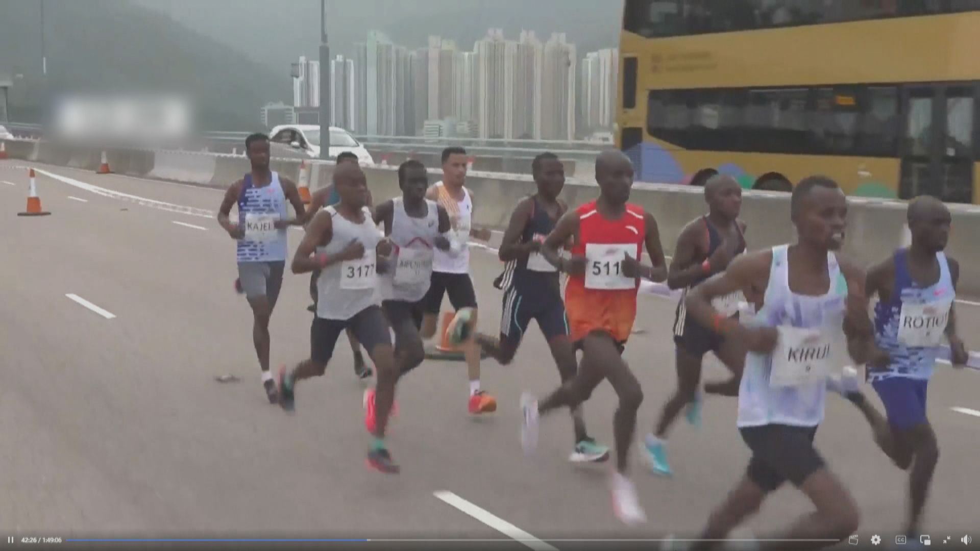 港珠澳大橋首次舉行半馬拉松賽事 逾8000人參加
