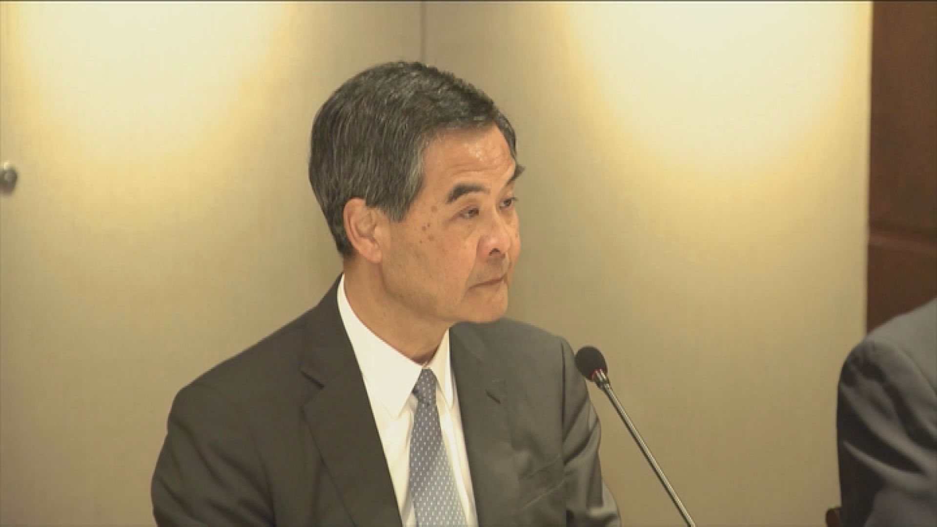 律政司: 依照檢控守則而不檢控梁振英