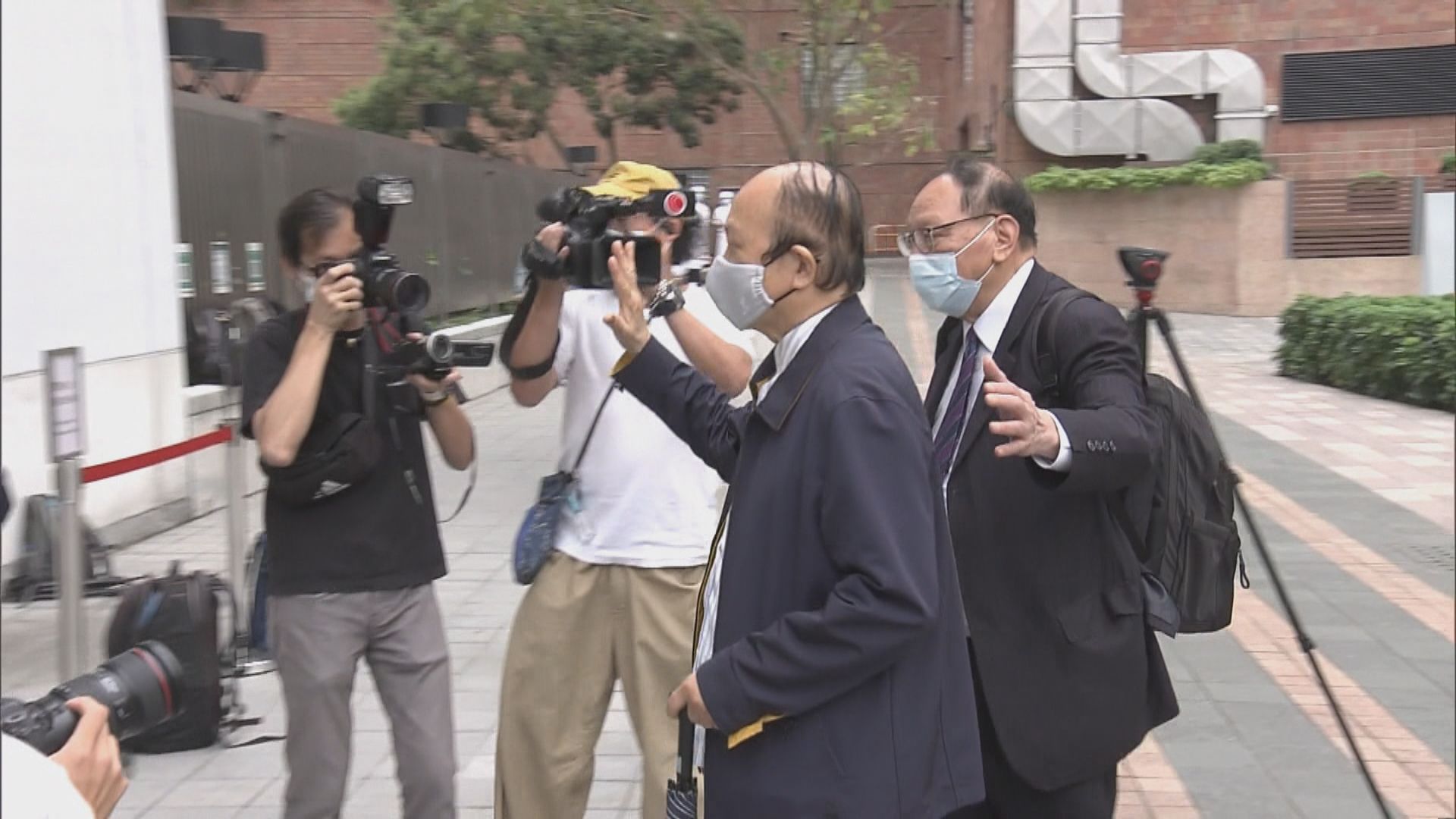 詹培忠詹劍崙等涉「買殼」交易串謀詐騙　准保釋候訊