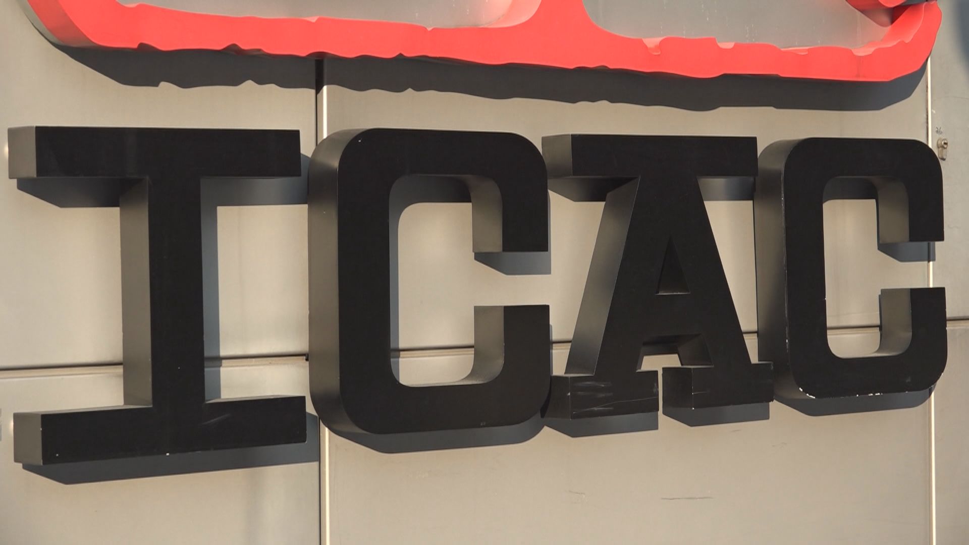 警員涉擔任區議員義工期間索取利益被控貪污