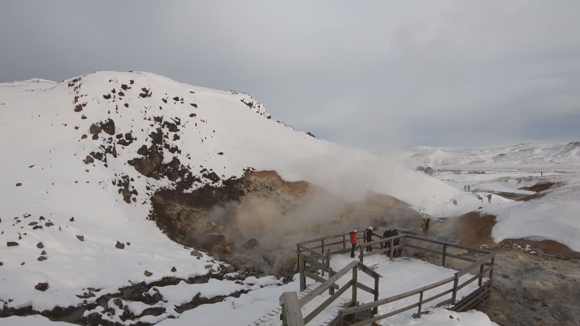 冰島近個多星期逾萬次地震　專家憂慮火山爆發