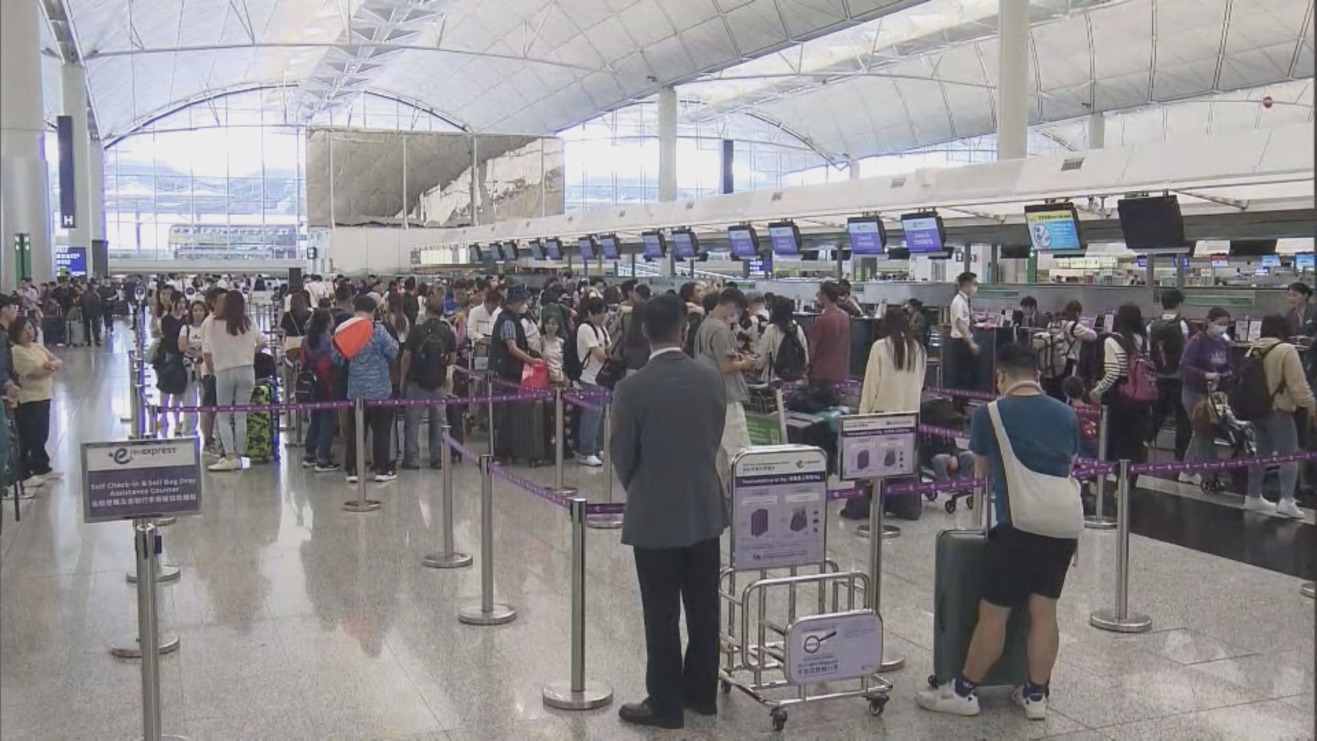 入境處：截至今早10時逾18萬人次出入境