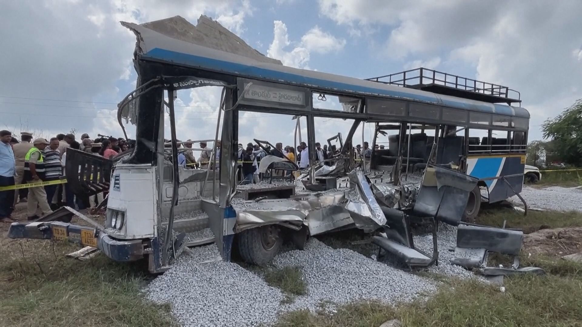 印度有巴士與貨車相撞　至少24人死亡