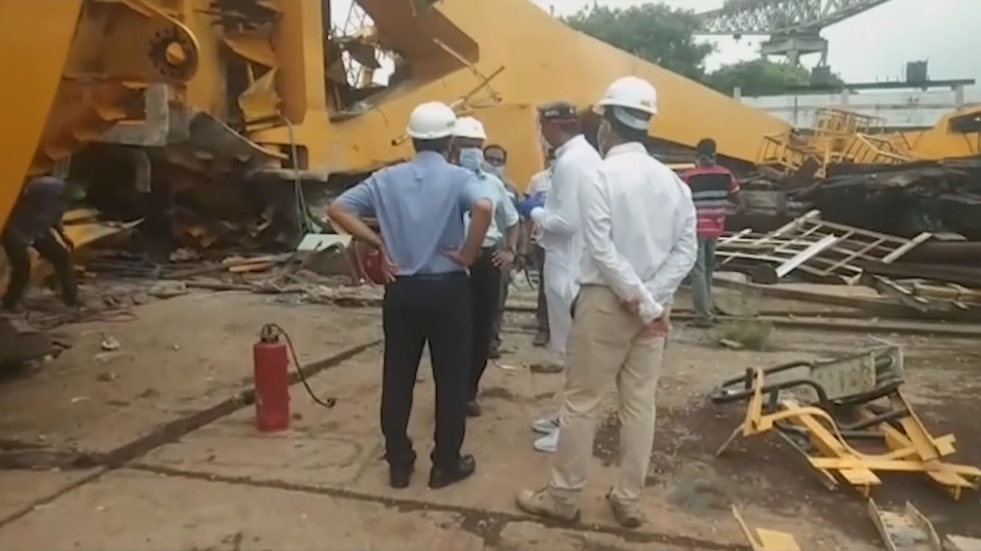 印度起重機倒塌　最少11人死