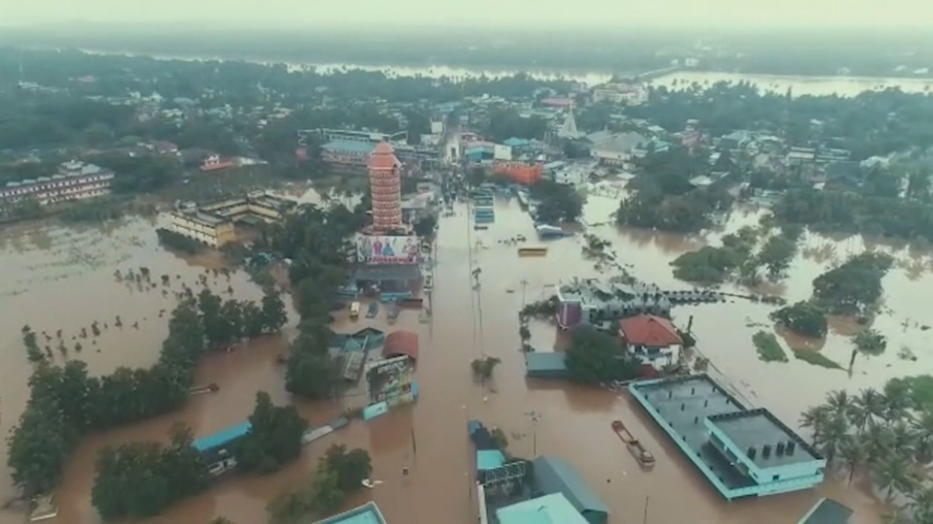 印度南部嚴重洪災逾320人死