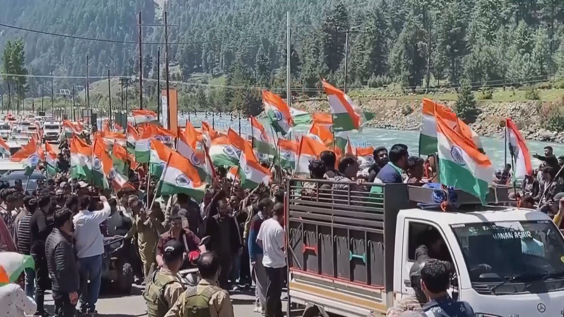 印巴衝突｜雙方同意延長停火至周日　夏巴茲稱已準備好與印度和談