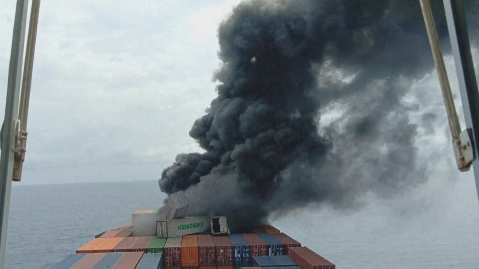 貨櫃船印度外海爆炸起火事件　有大陸船員獲救
