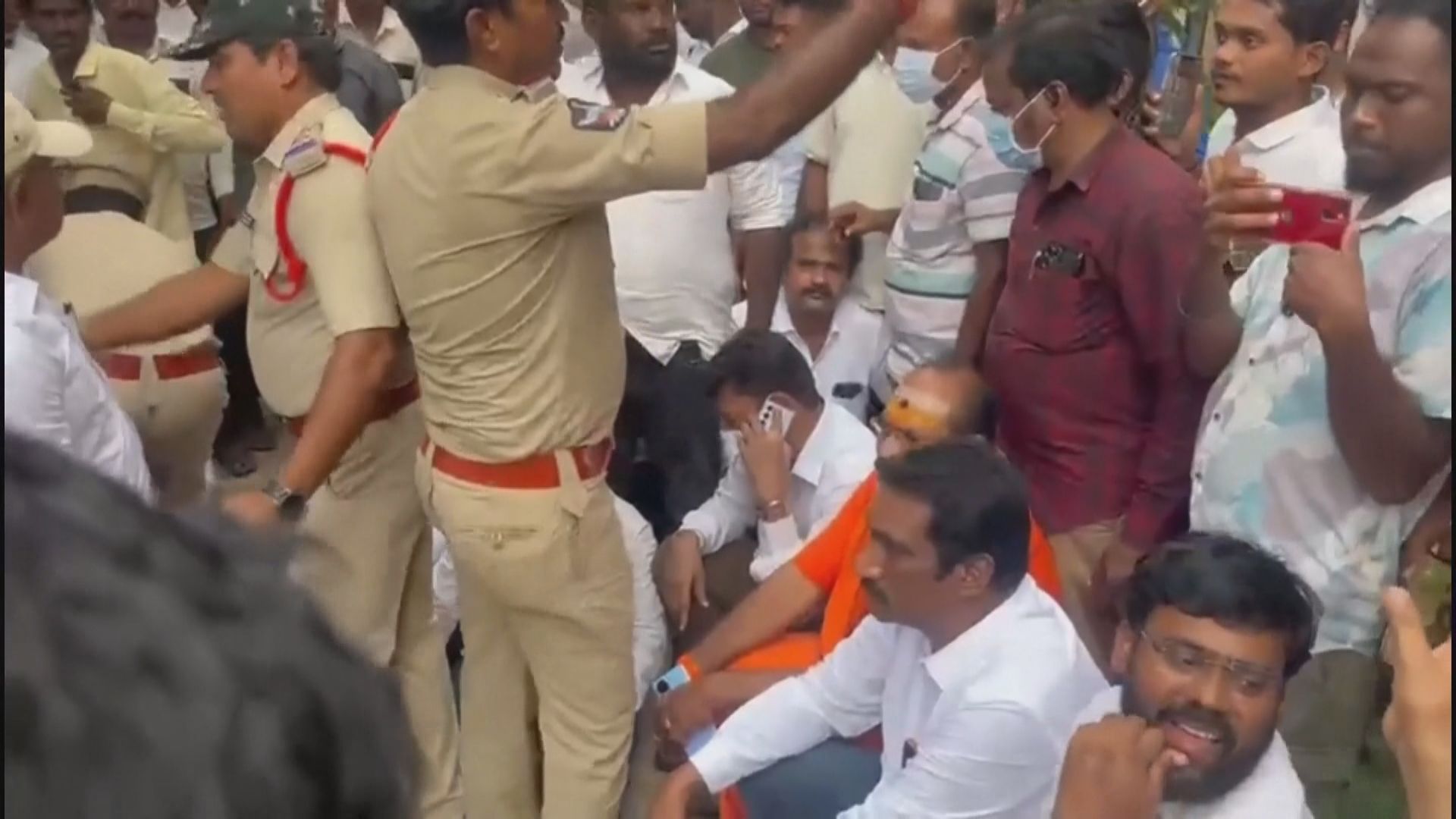 印度南部有廟宇發生人踩人　至少9人死亡