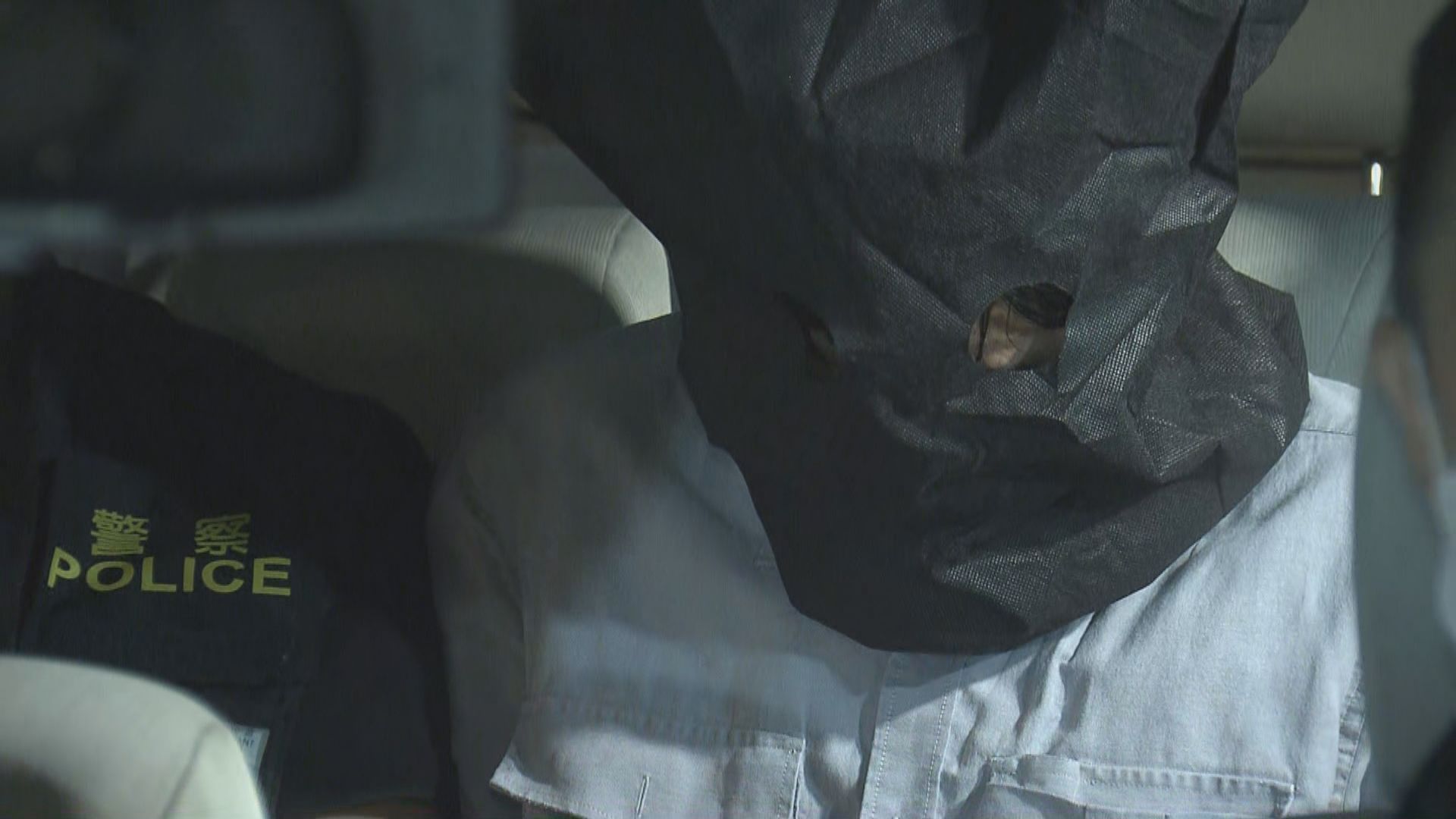 警方拘一男子涉非禮2名女學生