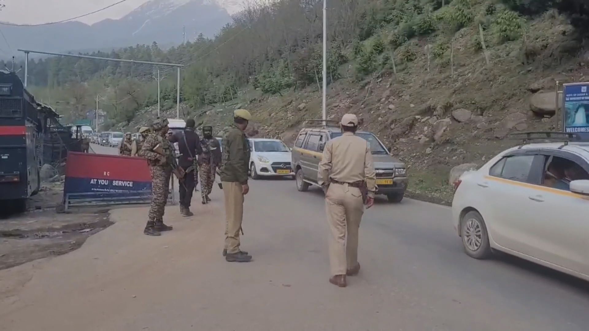 印度克什米爾有懷疑武裝分子槍殺遊客　多人死亡