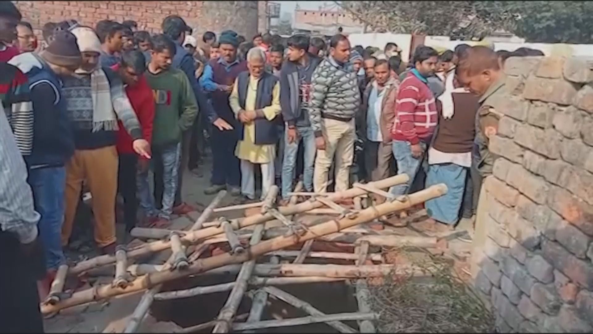 印度北方邦墮井意外　十三死多人傷