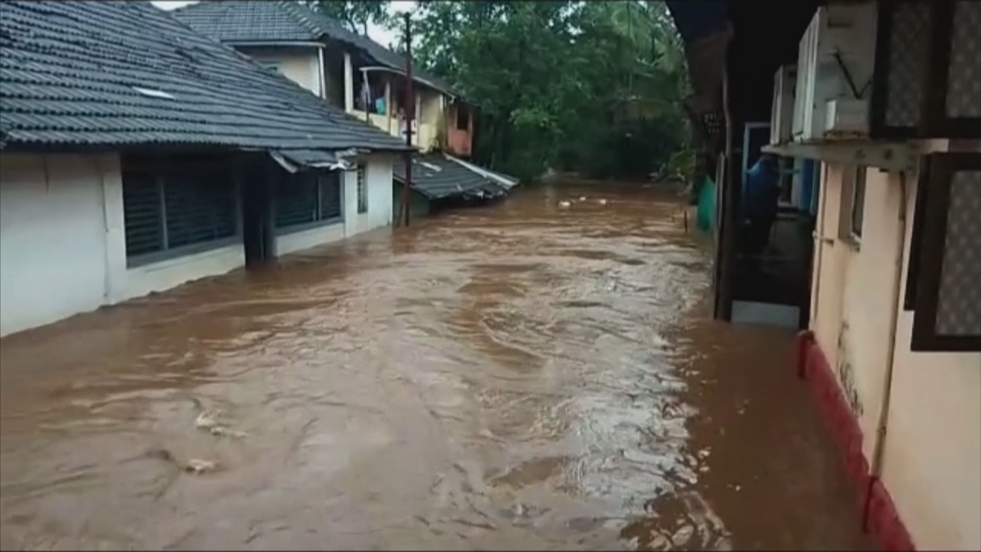 印度暴雨引發山泥傾瀉及洪災　136人死亡